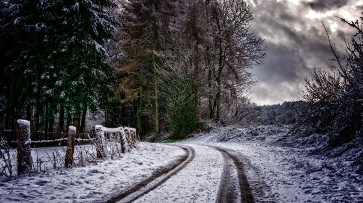 Miért ne halogassuk a téli gumicserét?