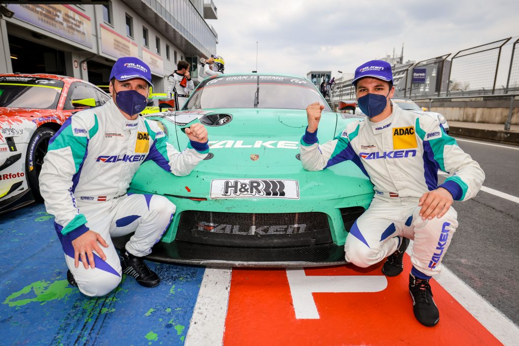 A Falken dobogós helyezést ért el Nürburgring-i 4 órás felkészítő versenyen