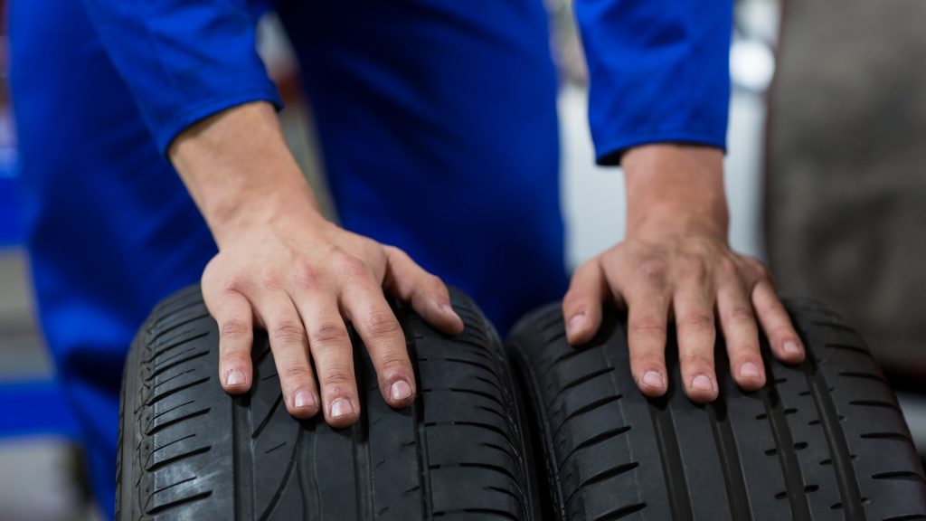 Mit kell a gumiabroncsokon ellenőrizni?￼