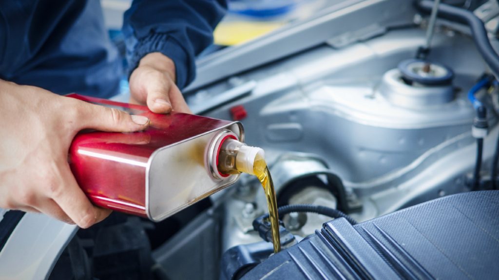 Motorolaj jelölések: mit jelentenek a számok a dobozon?