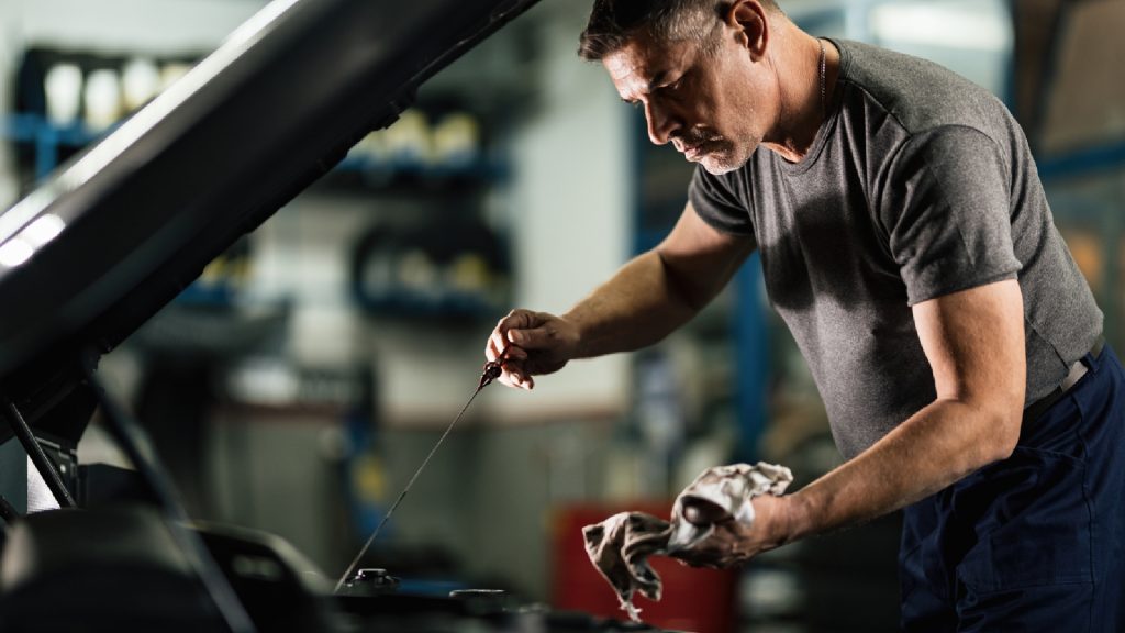 A professzionális olajcsere menete: mutatjuk a lépéseket