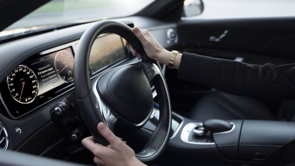 Mi a teendő, ha fékezéskor ráz a kormány?