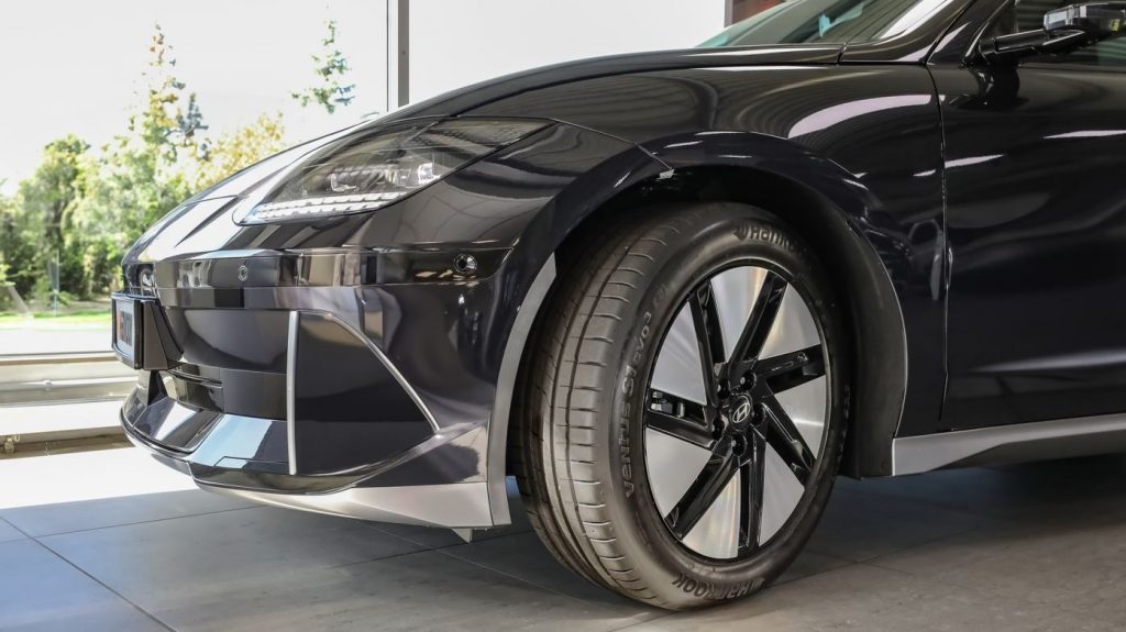 A Hyundai a Hankook Ventus S1 evo 3 ev gumiabronccsal szereli fel elektromos autóját, az IONIQ 6-ot