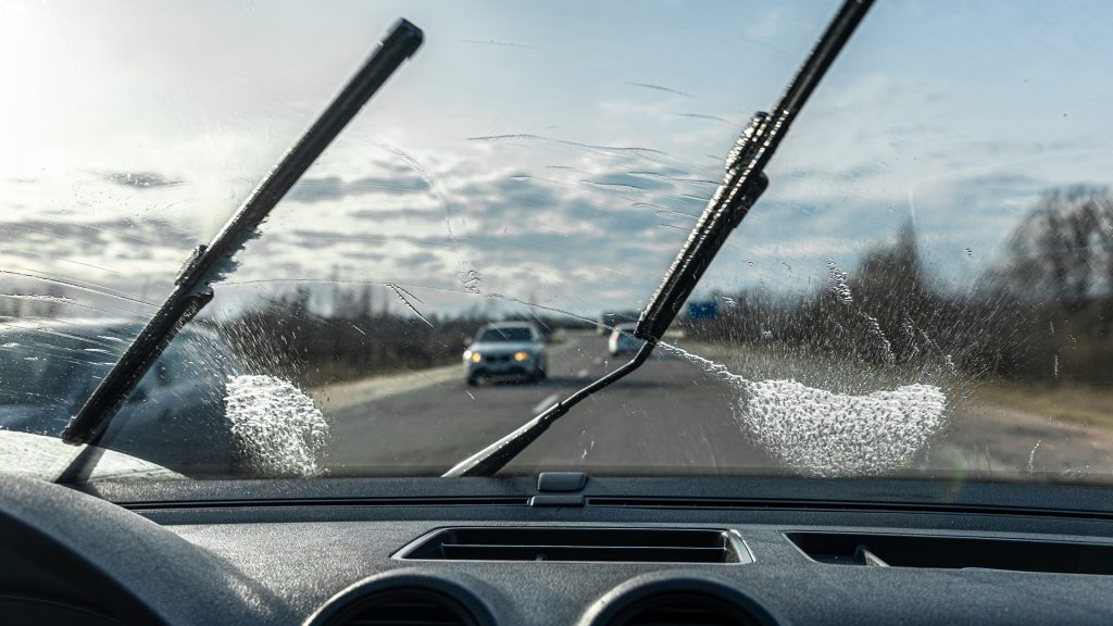 Mit tegyek, ha párásodik az autó ablaka?