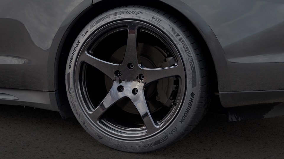 Az új Hankook iON evo a teljesen elektromos Porsche Taycan első szerelésű gumiabroncsa