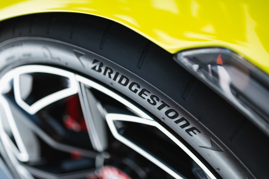 Limitált széria, exkluzív partnerség: Bridgestone abroncsokon gördül a Lamborghini Fenomeno Lamborghini Fenomeno Bridgestone abroncs